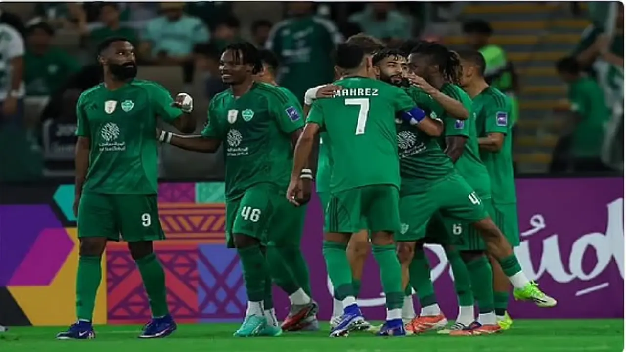 الأهلي يوجه اتهامات للتحكيم بعد تأثر نتيجة مباراته أمام فريق الفيحاء